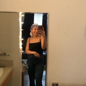 Meet your Posher, Naima